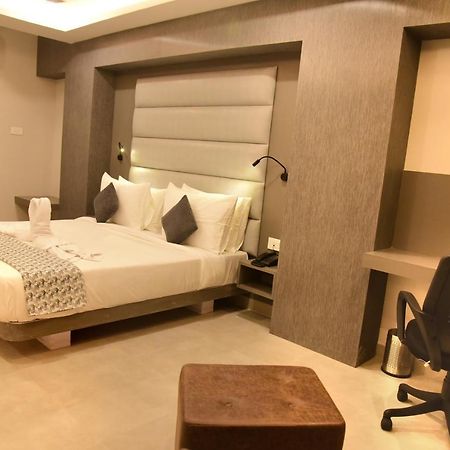 Hotel Rishiraj, Nagaon Nagaon  エクステリア 写真