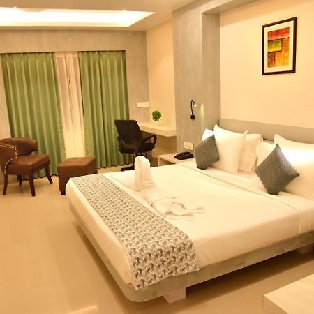 Hotel Rishiraj, Nagaon Nagaon  エクステリア 写真