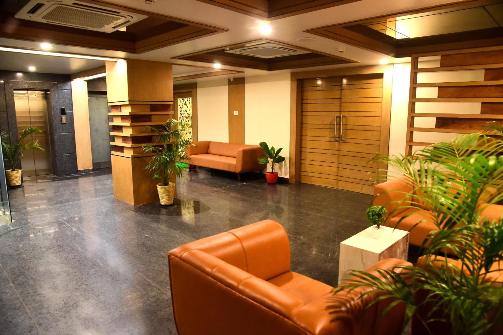 Hotel Rishiraj, Nagaon Nagaon  エクステリア 写真