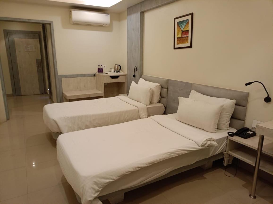 Hotel Rishiraj, Nagaon Nagaon  エクステリア 写真
