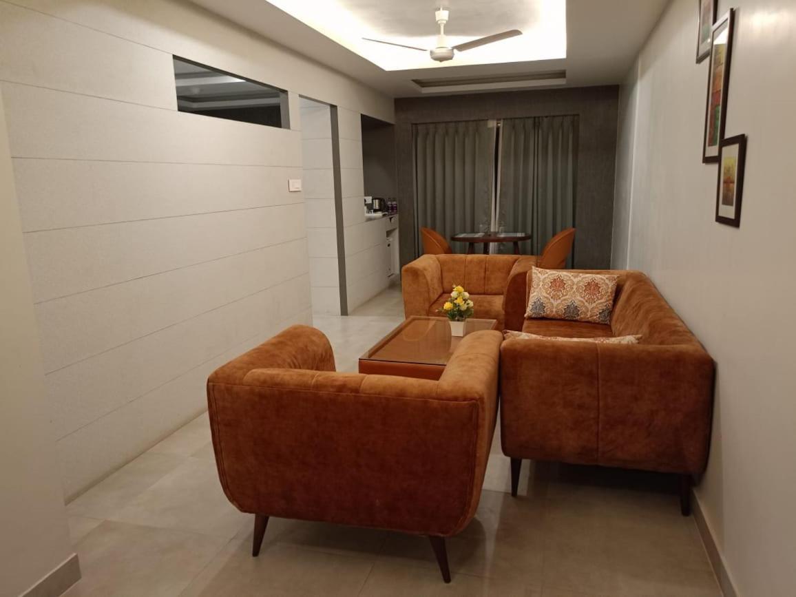 Hotel Rishiraj, Nagaon Nagaon  エクステリア 写真