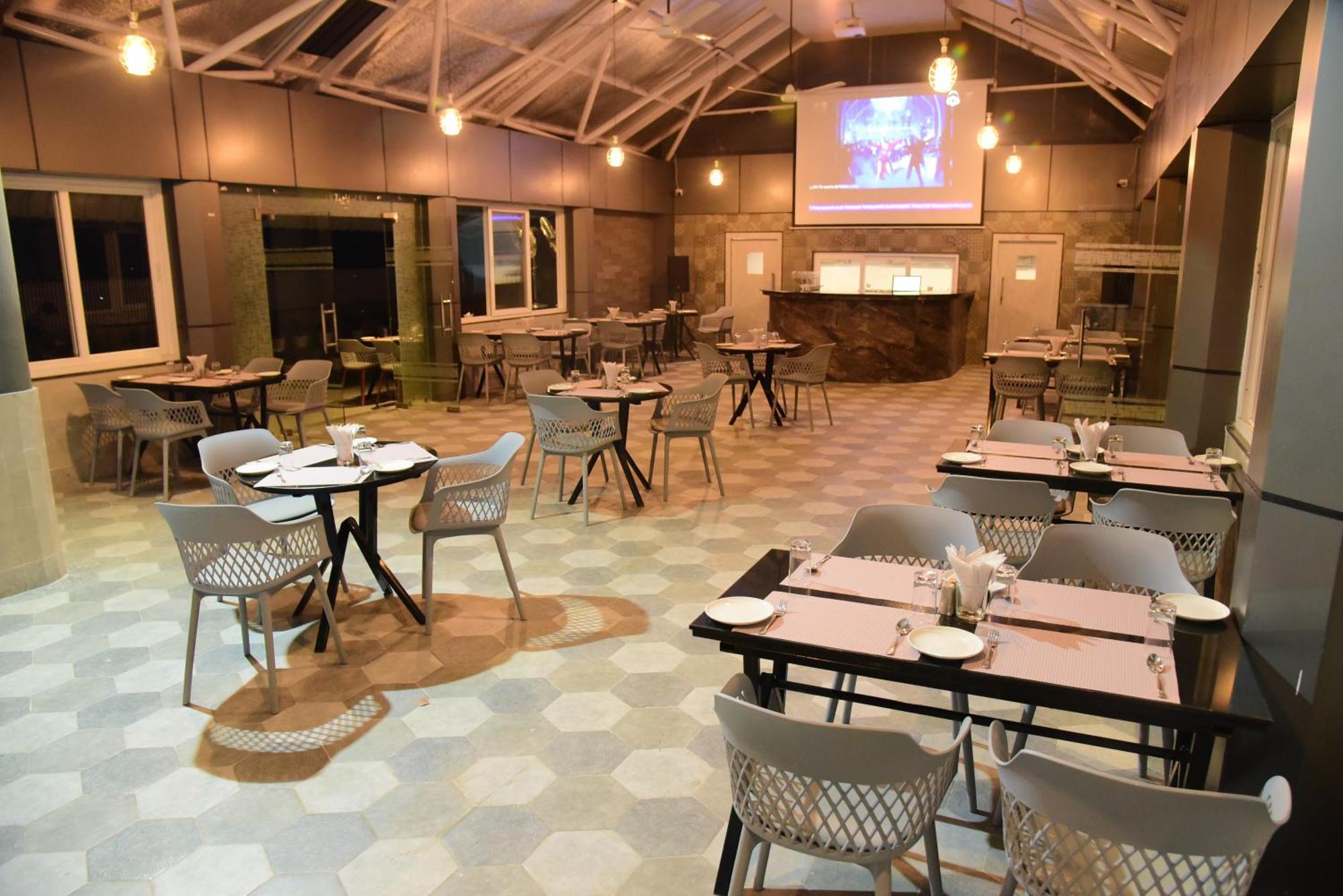 Hotel Rishiraj, Nagaon Nagaon  エクステリア 写真