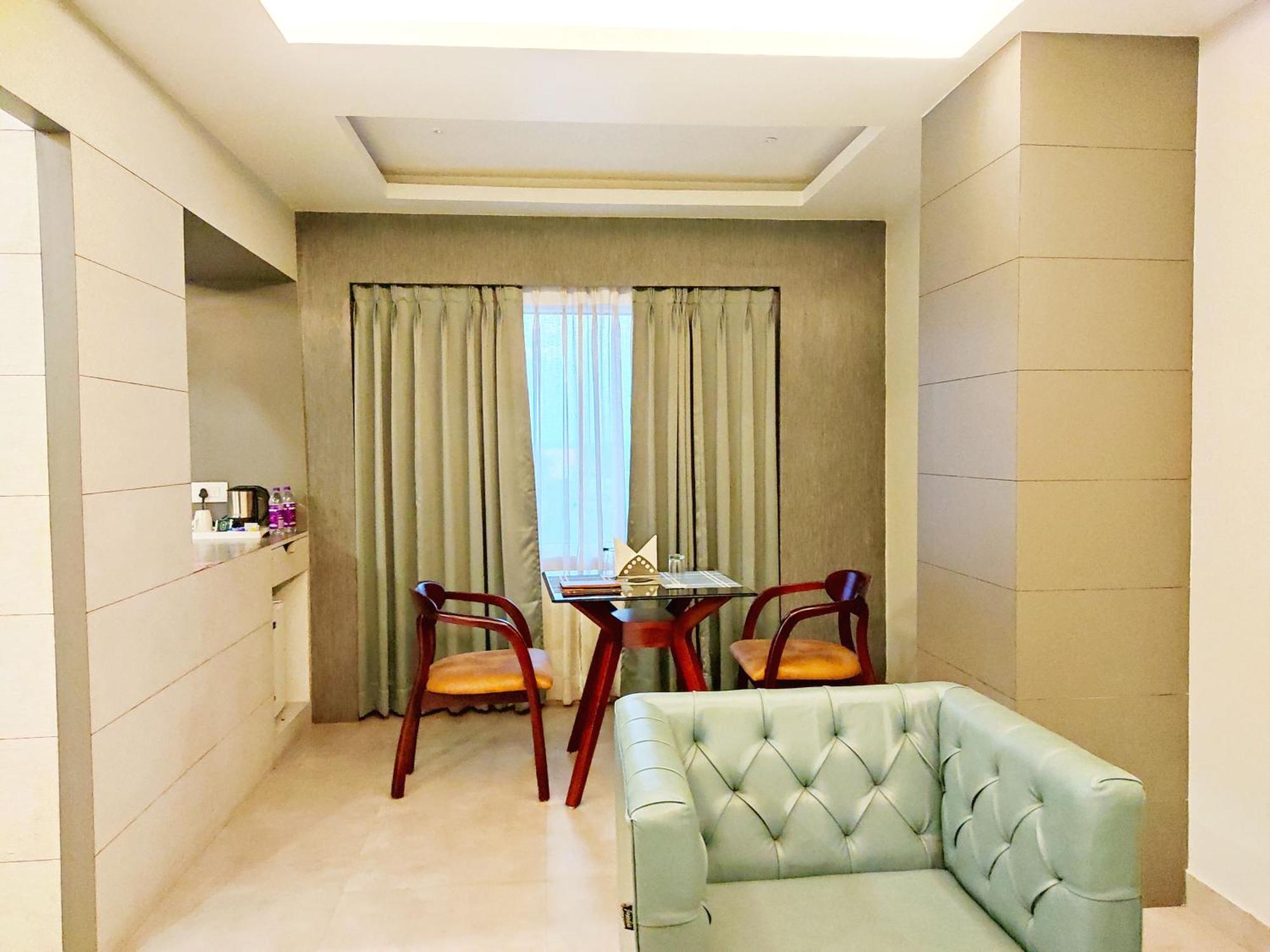 Hotel Rishiraj, Nagaon Nagaon  エクステリア 写真